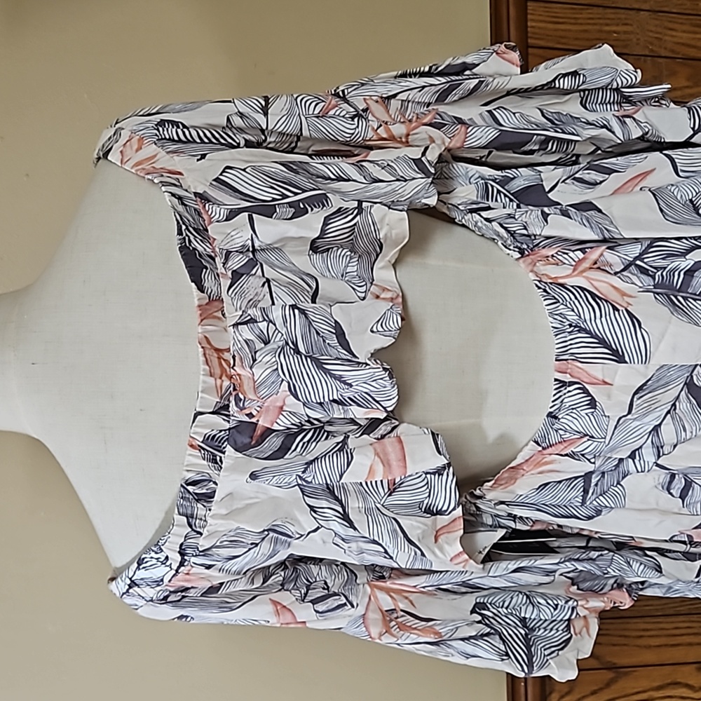 Lulu's 🆕️ Off the Shoulder Palm Leave Summer Dress M - Picture 6 of 14